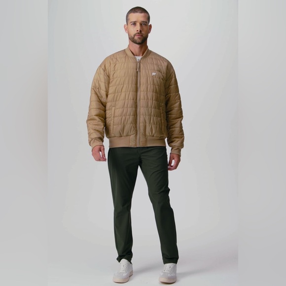 Fabletics NWT The Essential Reversible Fabletics Bomber Jacket Tan/White Medium - Picture 12 of 16